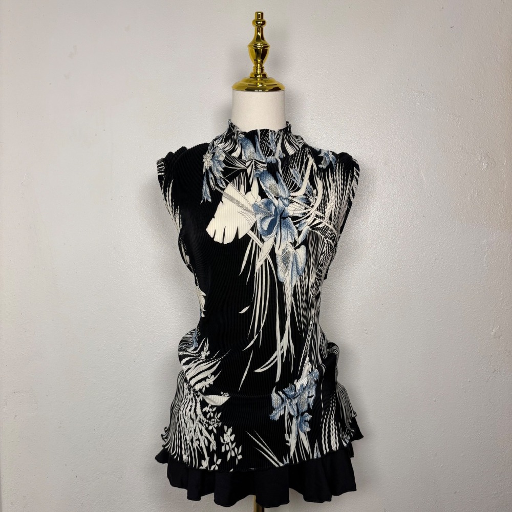vintage 90s claudia richard black white blue floral pleated blouse chic coquette